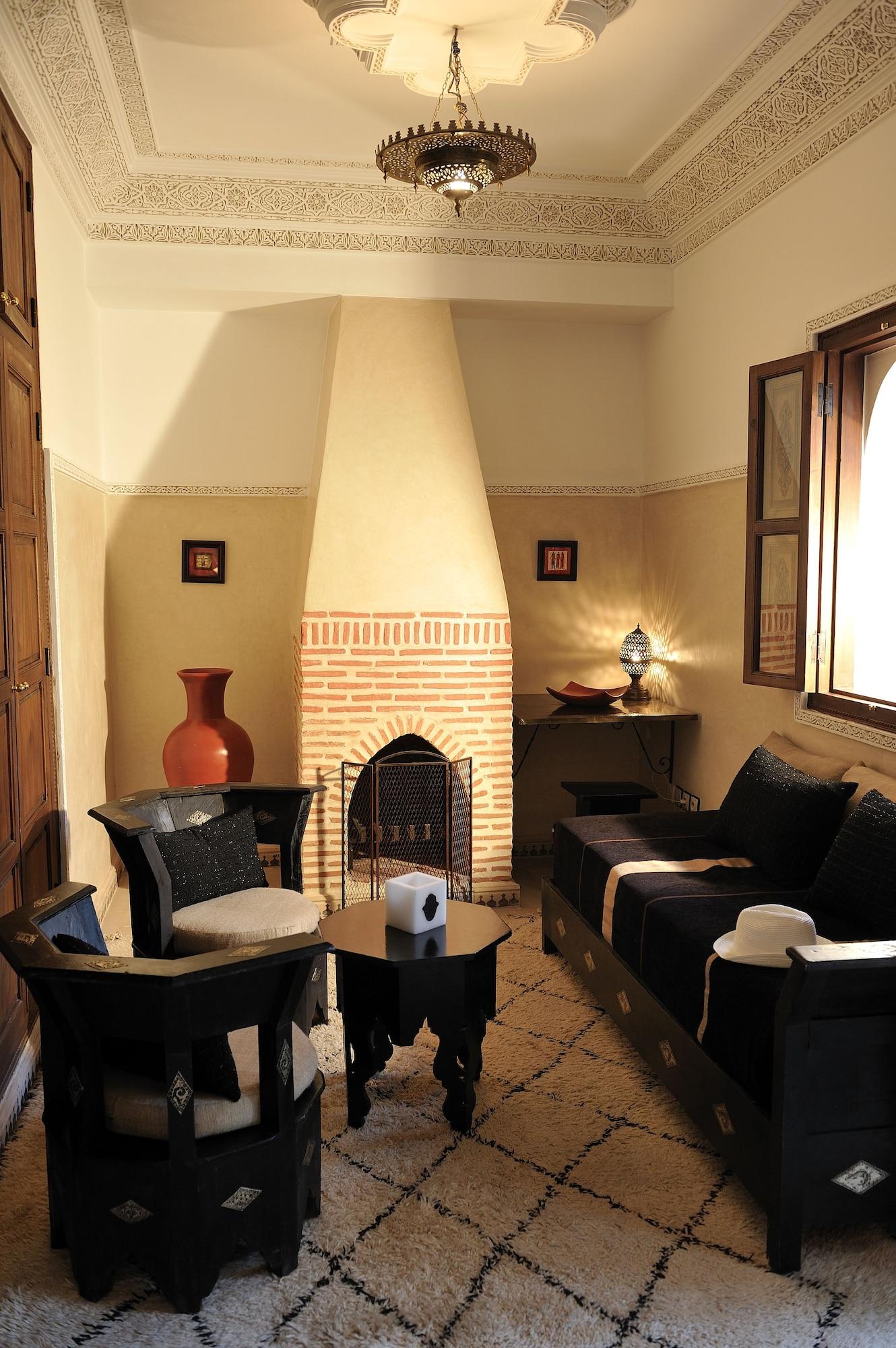 Riad Le Jardin D'Abdou Marrakesh Exterior photo A Moroccan living room