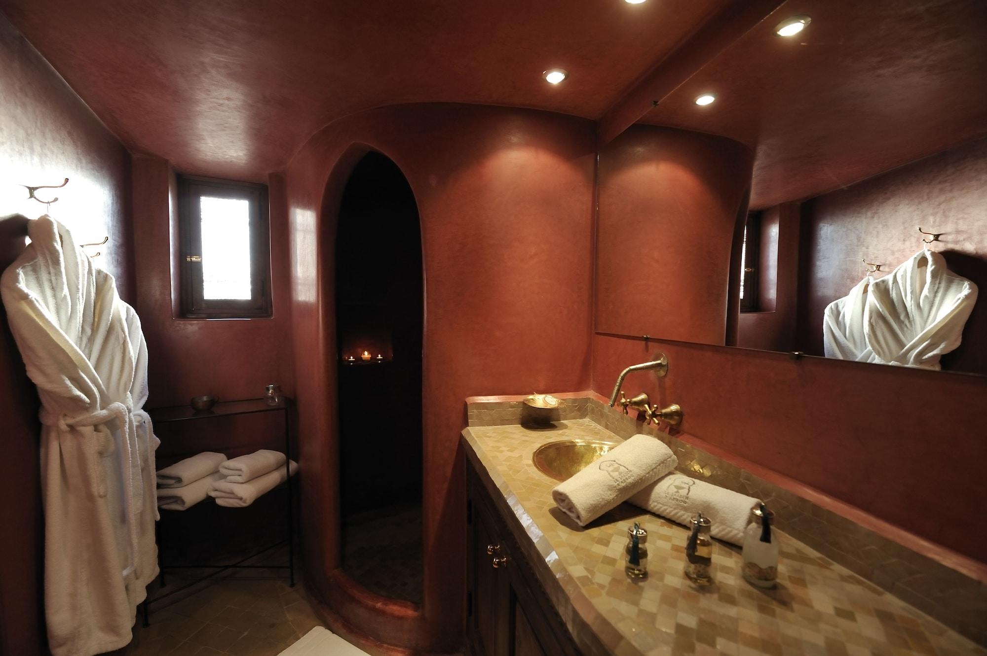 Riad Le Jardin D'Abdou Marrakesh Exterior photo Bathroom at the Hotel Amanjena